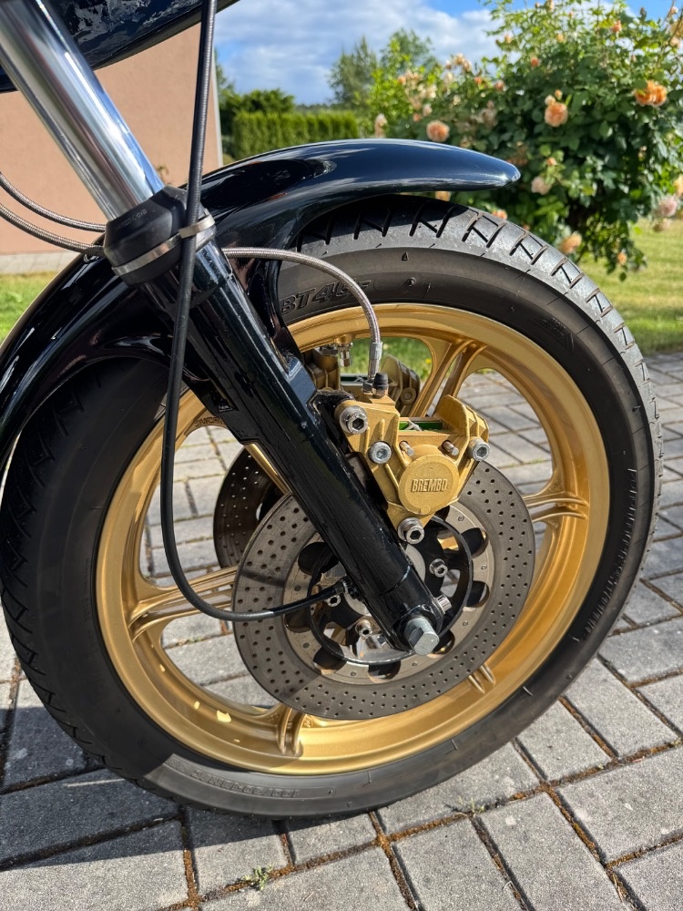Ducati 900 SS - 13