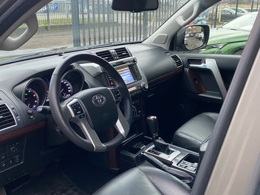 Toyota Land Cruiser 2.8 D-4D Executive A/T - 13