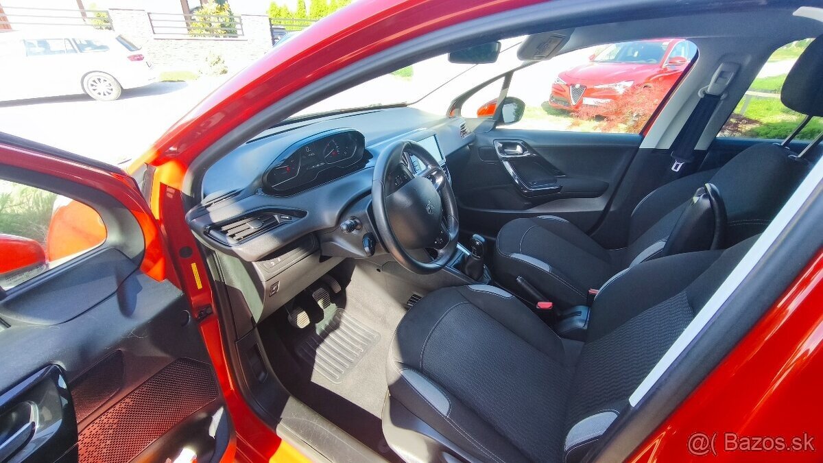 Peugeot 208 1.2 puretech - 13