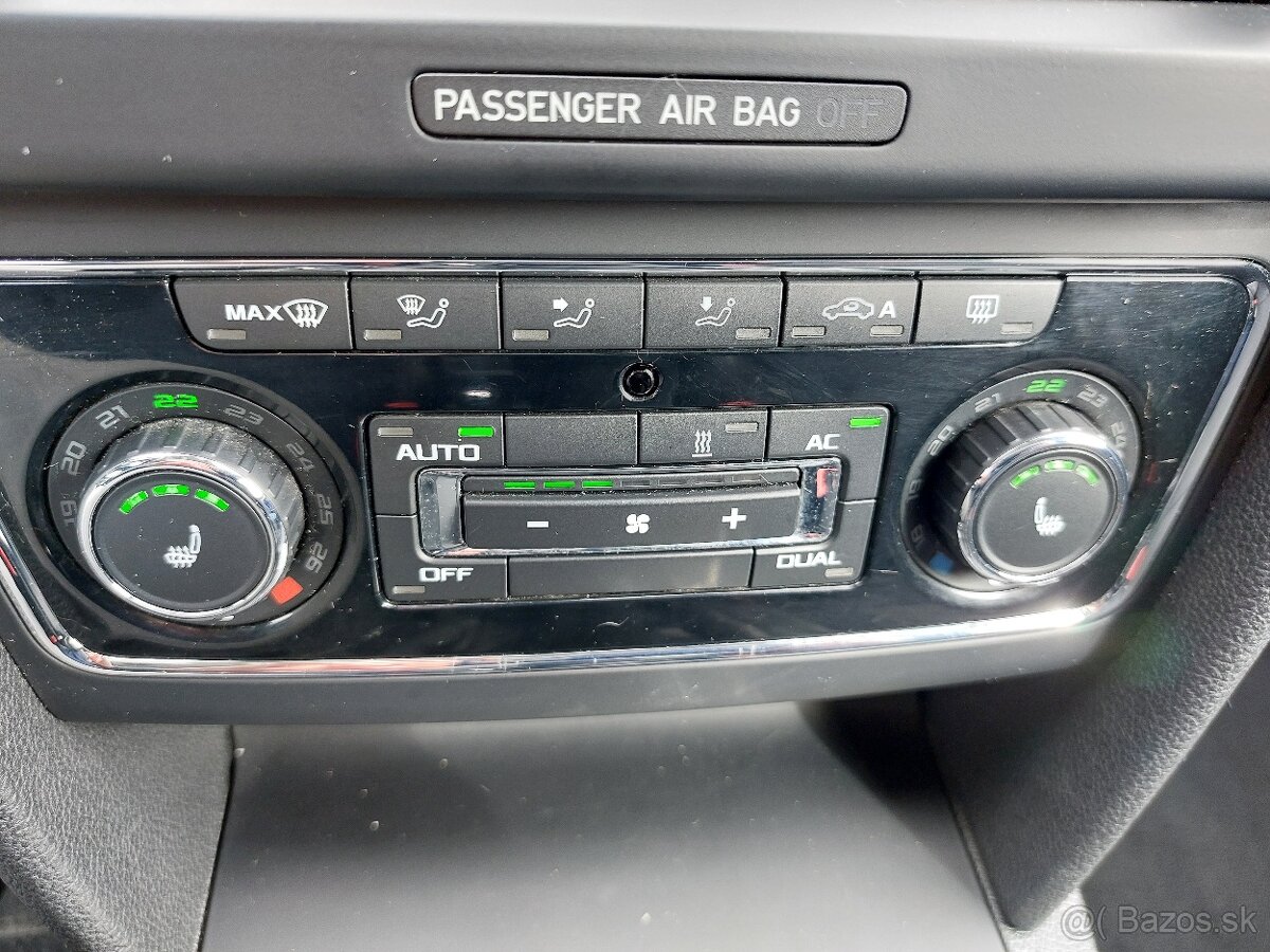 Škoda Superb Combi 1.6 TDI CR DPF Ambition - 13