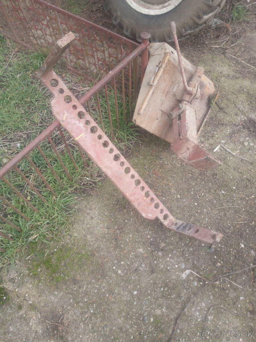 Náhradní díly na Traktor RS09 - 13