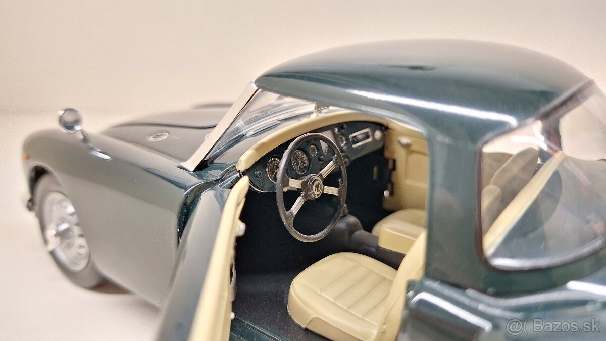 1:18 MGA 1600 - 13