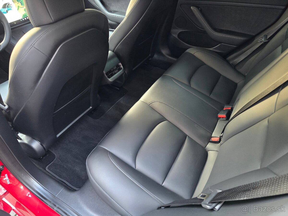 Tesla Model 3 Performance AWD 2021, Nebúrané Aj na splátky - 13