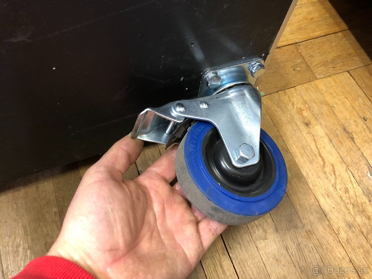 Prázdné case. - 13