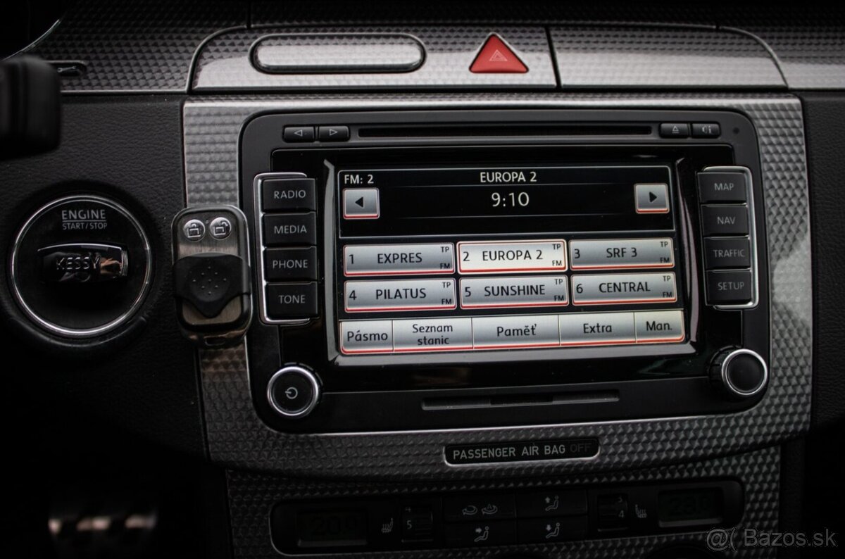 Volkswagen Passat Variant 3.2 V6 4Motion DSG - 13