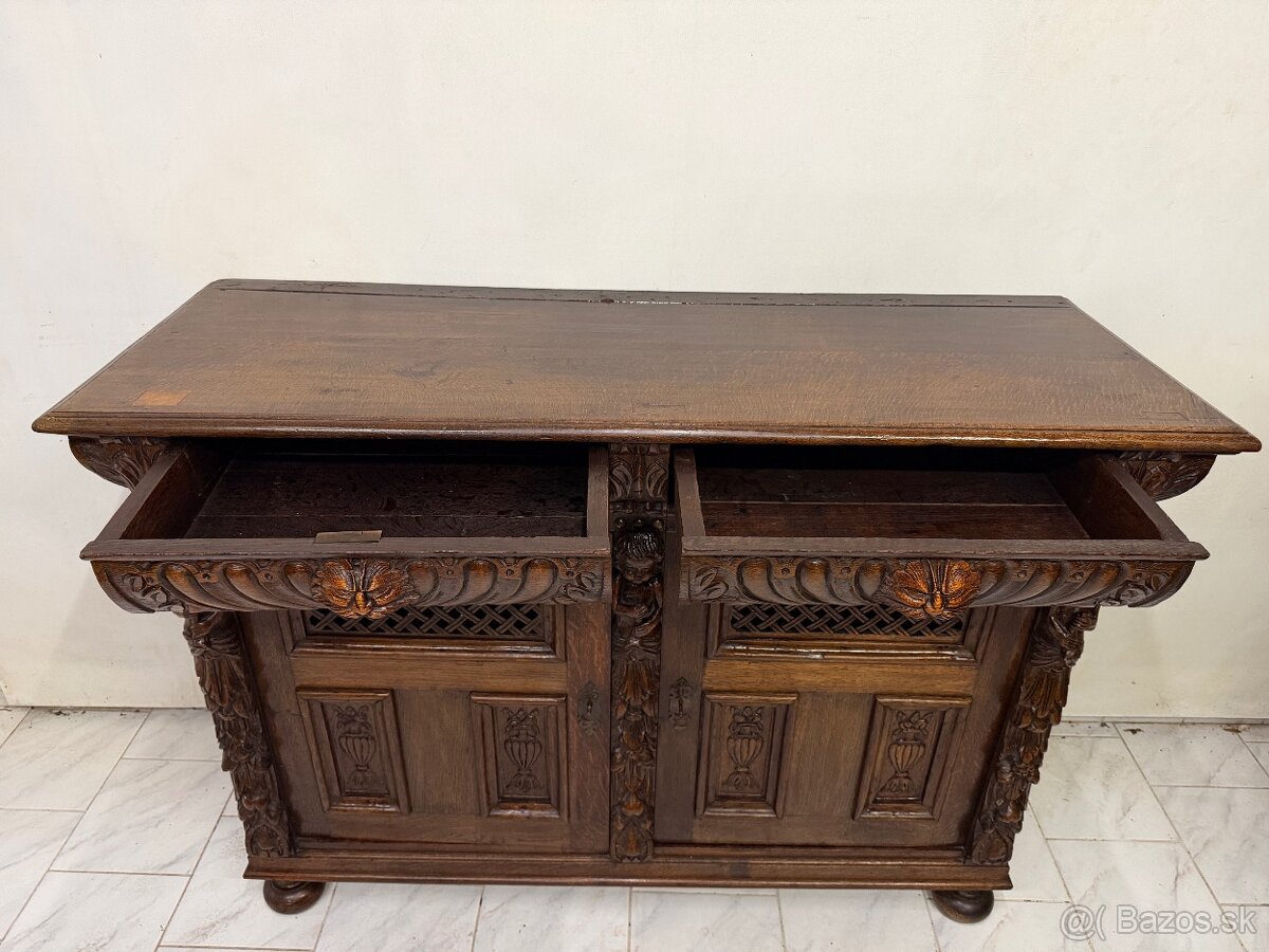 Starožitná neorenesanční skříň - 13