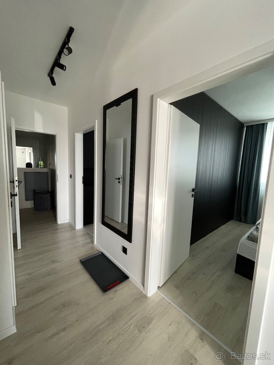 3.izbový byt Bratislava - 13