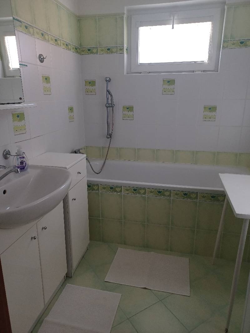 Slnečný 2 izb. byt - prerobený na 3 izbový - Žilina, Hájik.. - 13