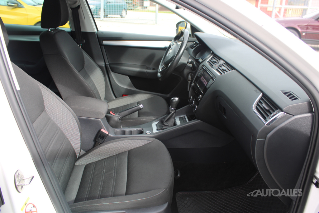 Škoda Octavia Combi 1,6 TDi 85 kW - 13
