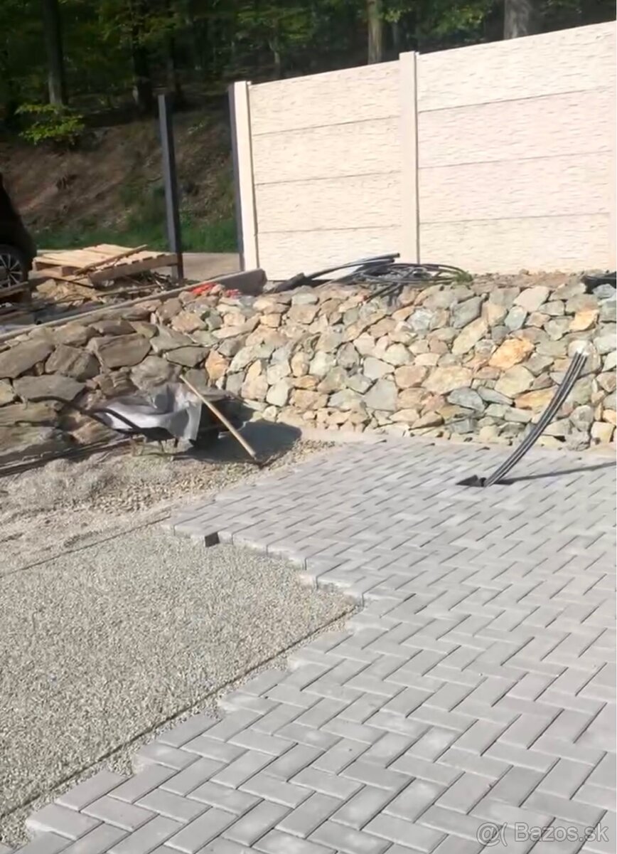 Gabionové ploty , oporné múry , zámková dlažba, - 13