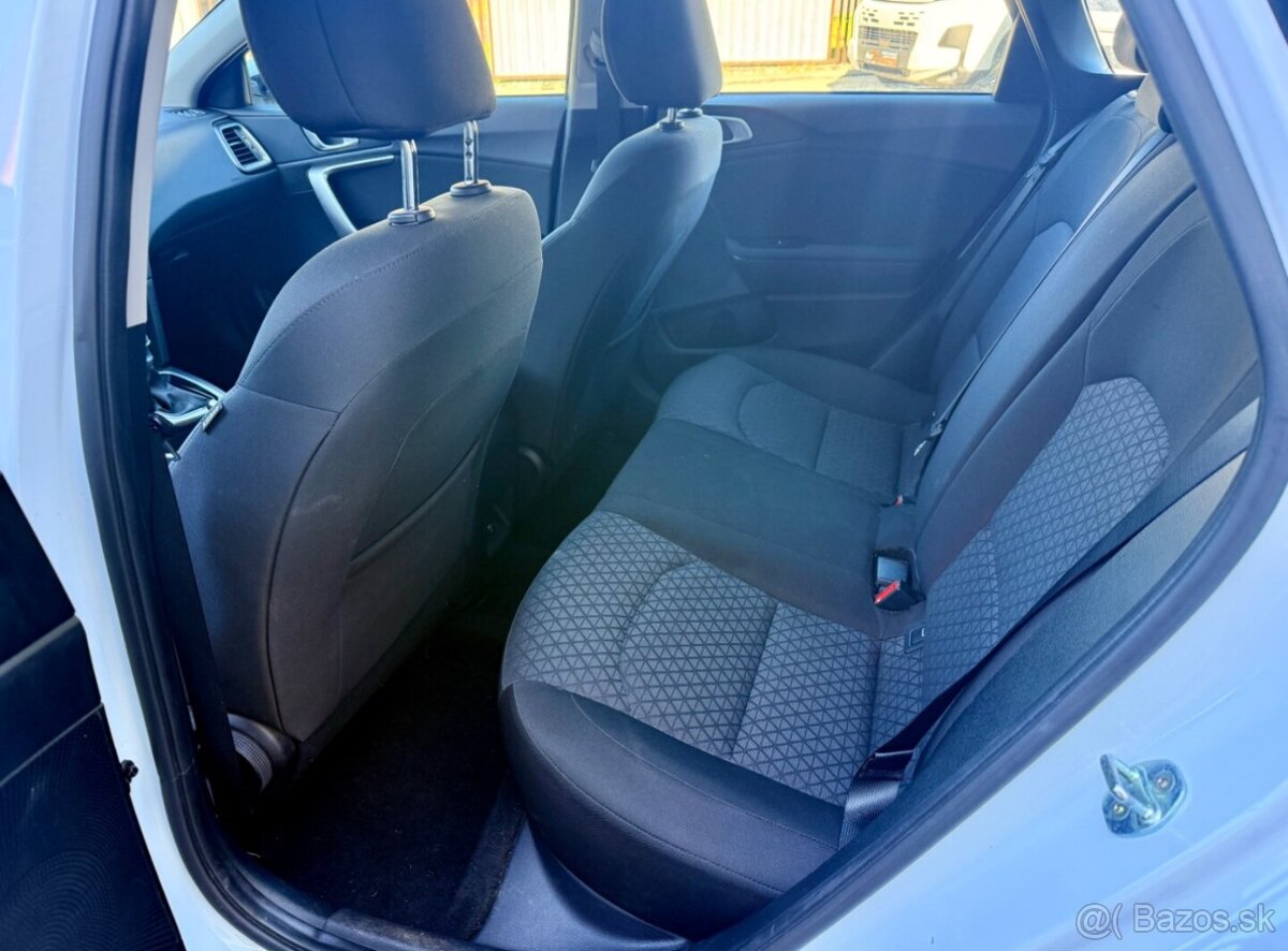 KIA CEED 1.5 118KW AUTOMAT ZÁRUKA - 13