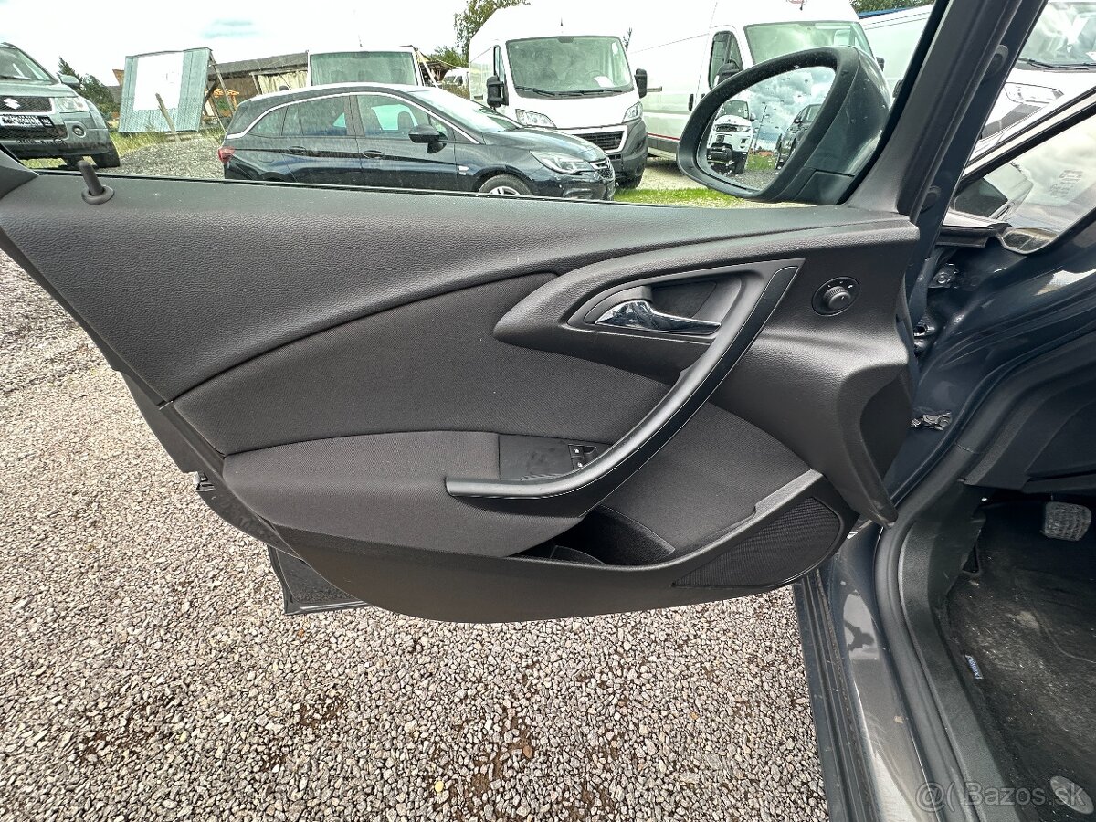 Opel Astra Sport Tourer - 13