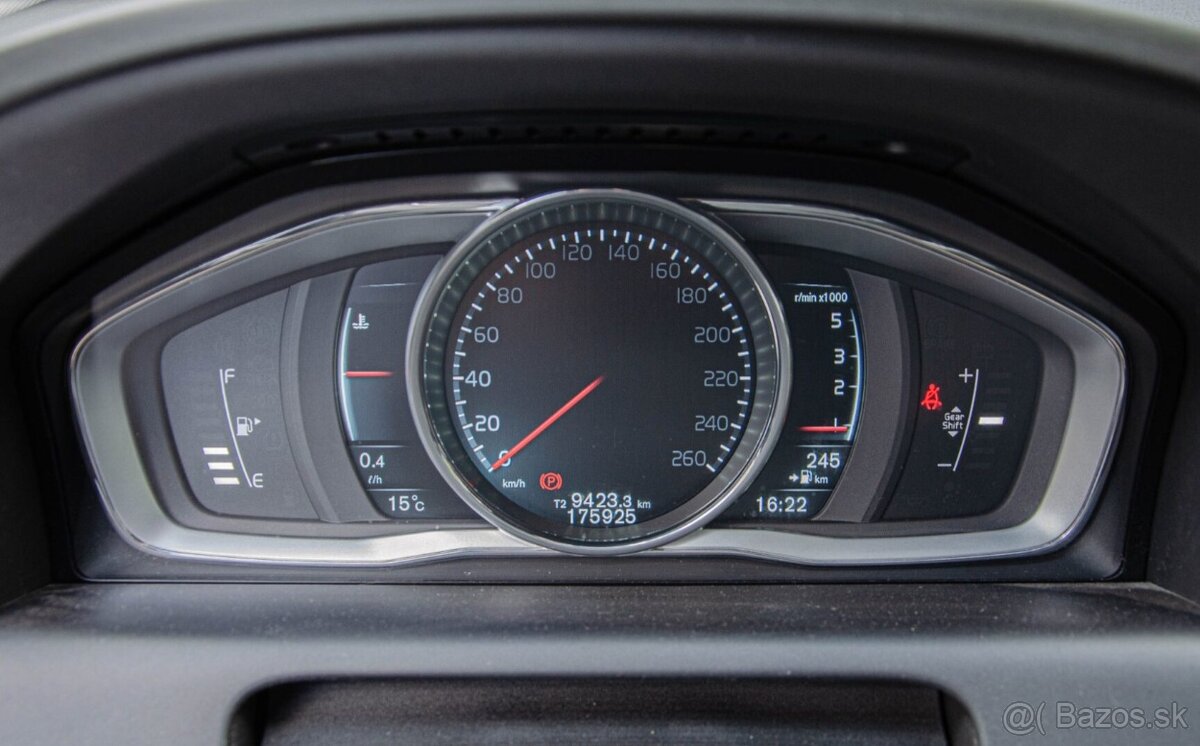 Volvo XC60 D3, 100kW, 6MT - 13