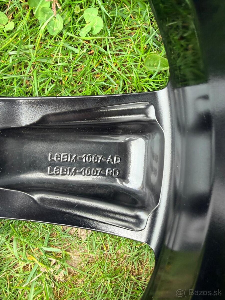 LAND ROVER DEFENDER R22 275/45/22 Continental - 13