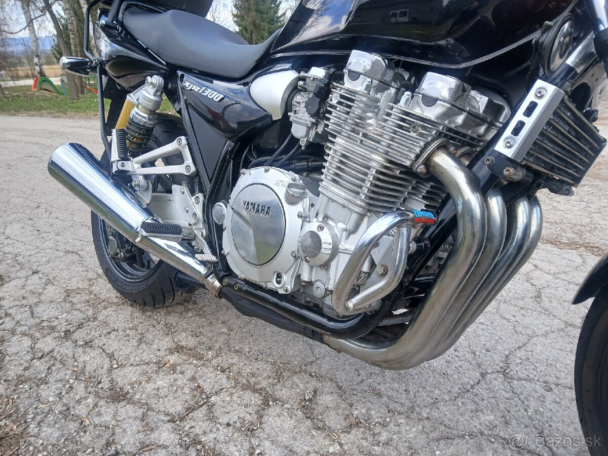 Yamaha XJR 1300 - 13