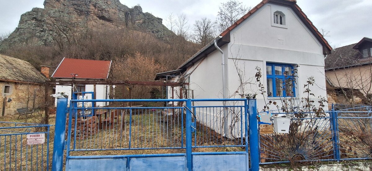 Útulná, romantická chalupa na predaj pod Sovím hradom - 13