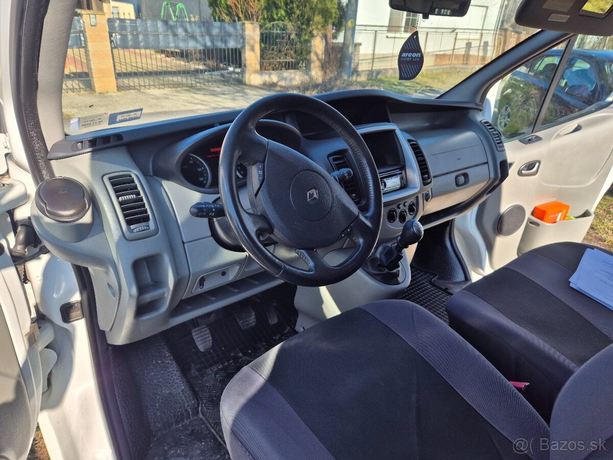 Renault Trafic - 13