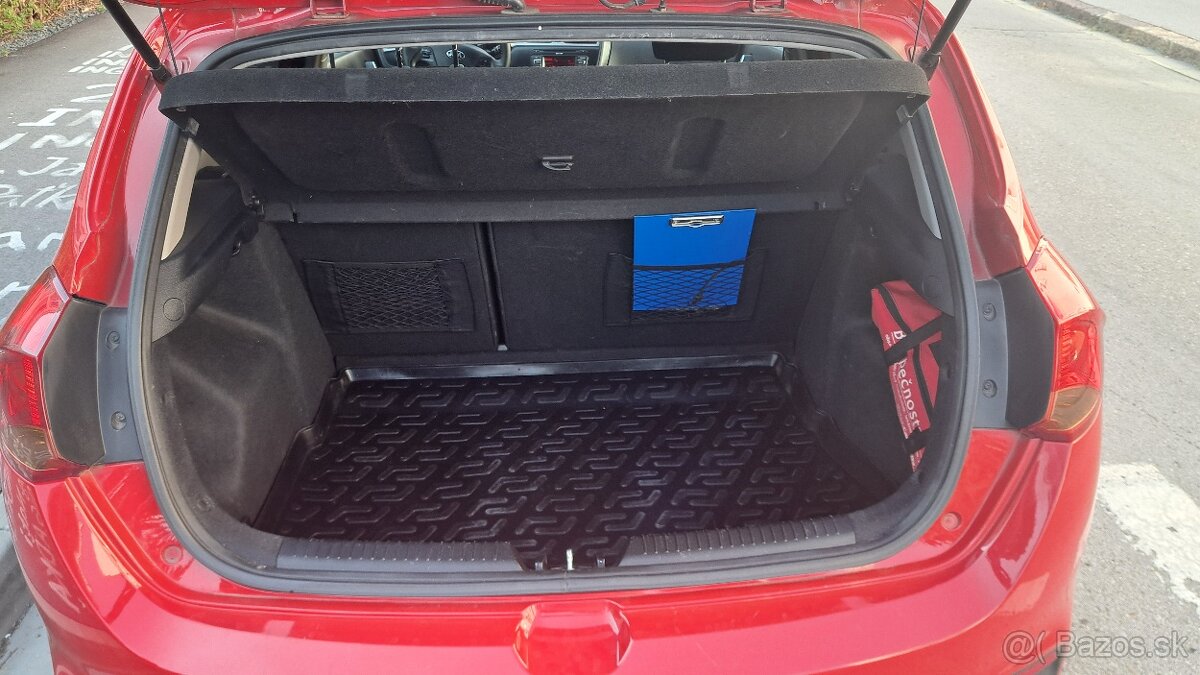 Kia Ceed 1,4 benzín - 13