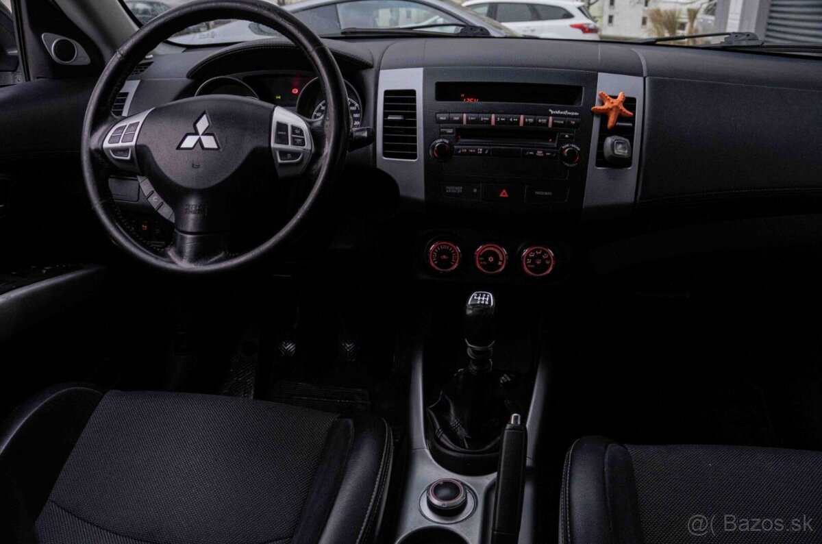 Mitsubishi Outlander 2.2 DI-D - 13