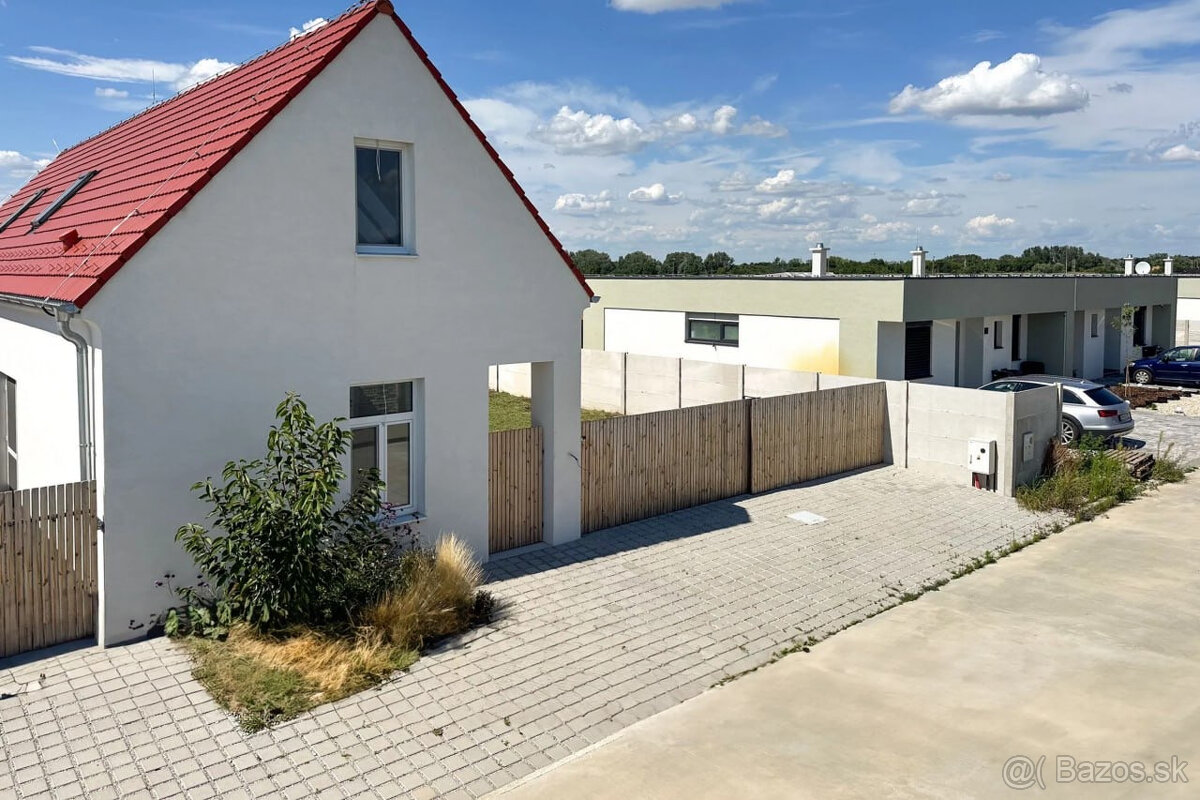 Na predaj novopostavený 4-izbový RD v obci Topoľnica. - 13