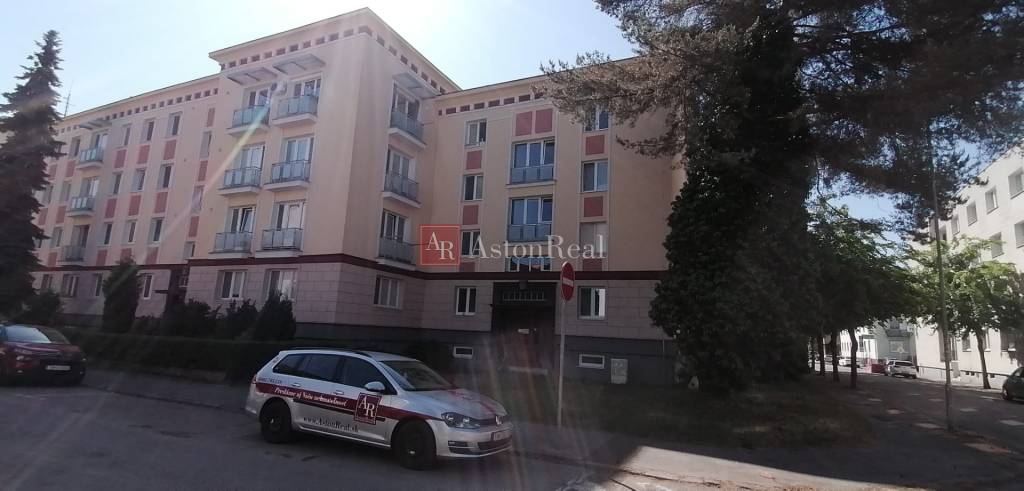 IBA U NÁS Vkusný 1+1, 34m2, rekonštr., zariadený, Hurbanova - 13