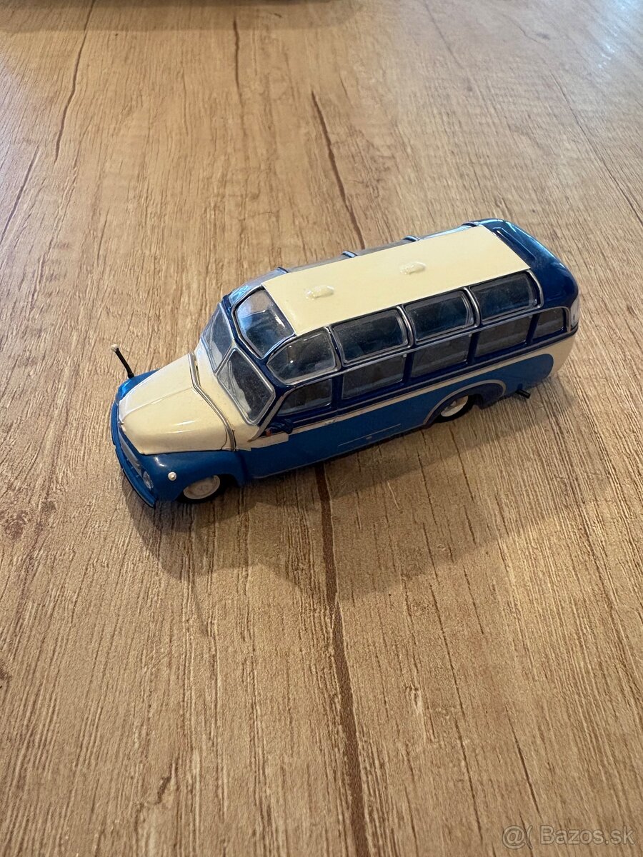 Autobusy Deagostini. - 13