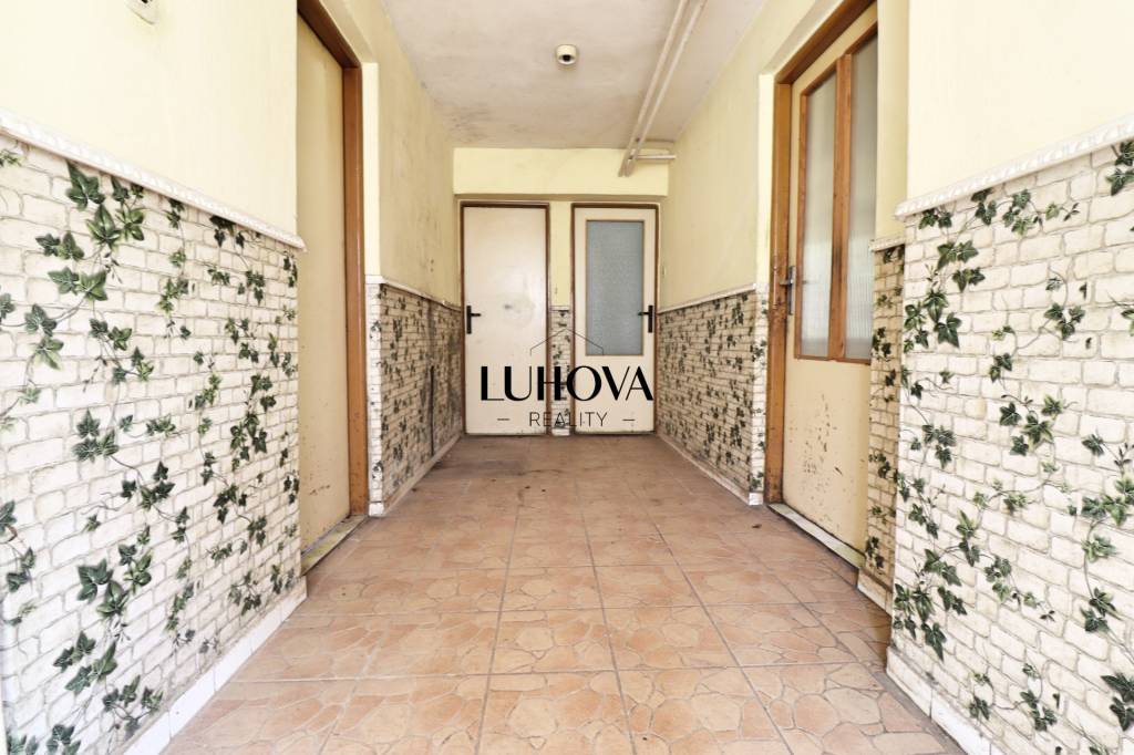 DOM v Zubáku s krásnym pozemkom - 13