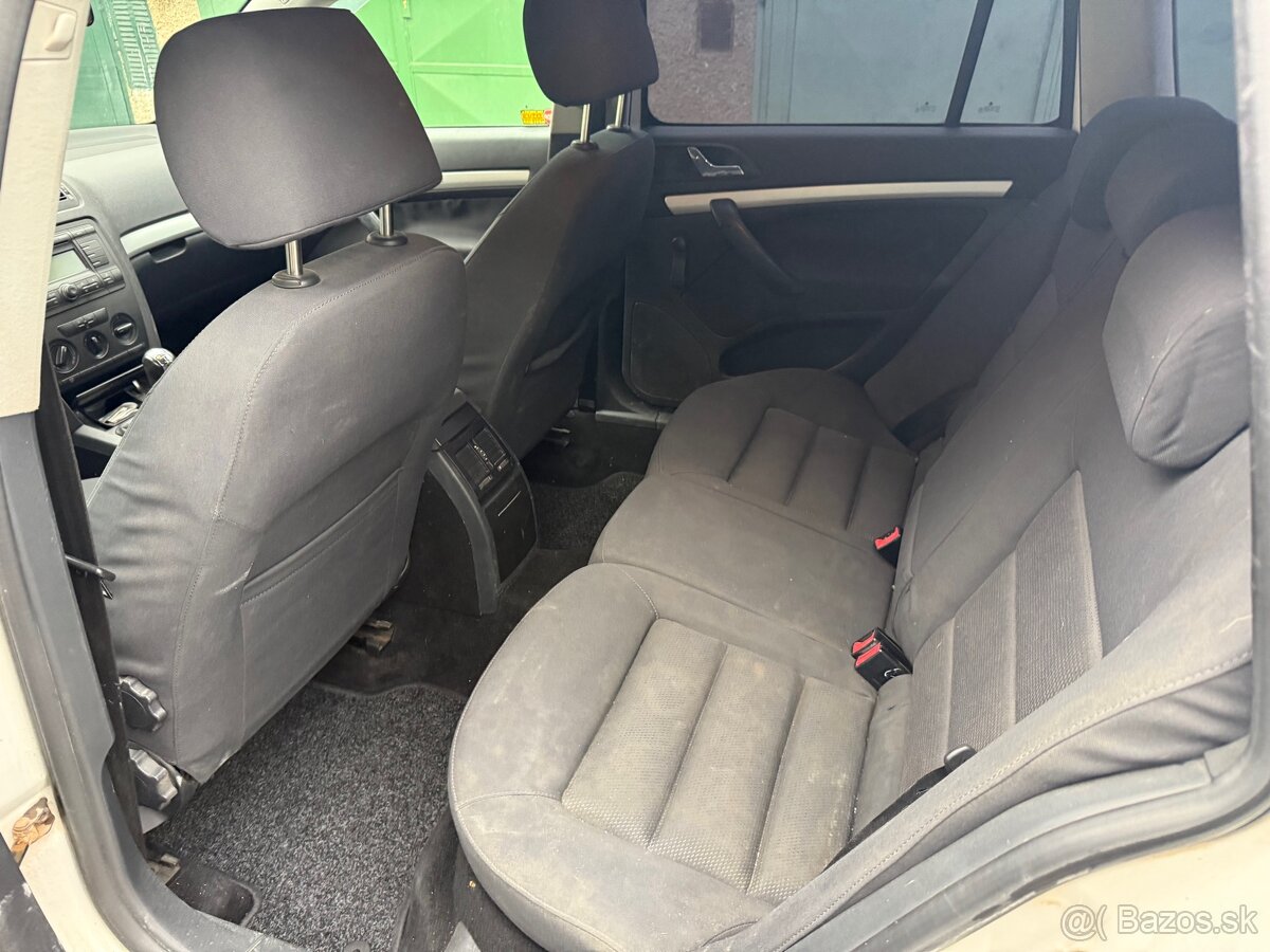 Škoda Octavia Combi 1.9 TDI , r. 2005, 2.majitel - 13