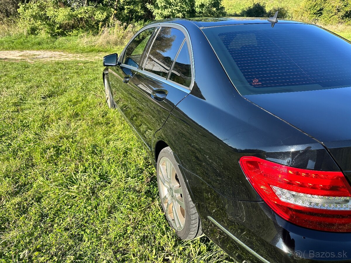 Mercedes Benz 300 CDI 4 Matic - 13