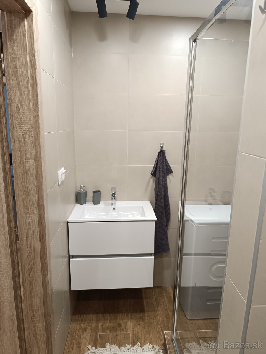 Moderný 3 izbový byt - prenájom - 13