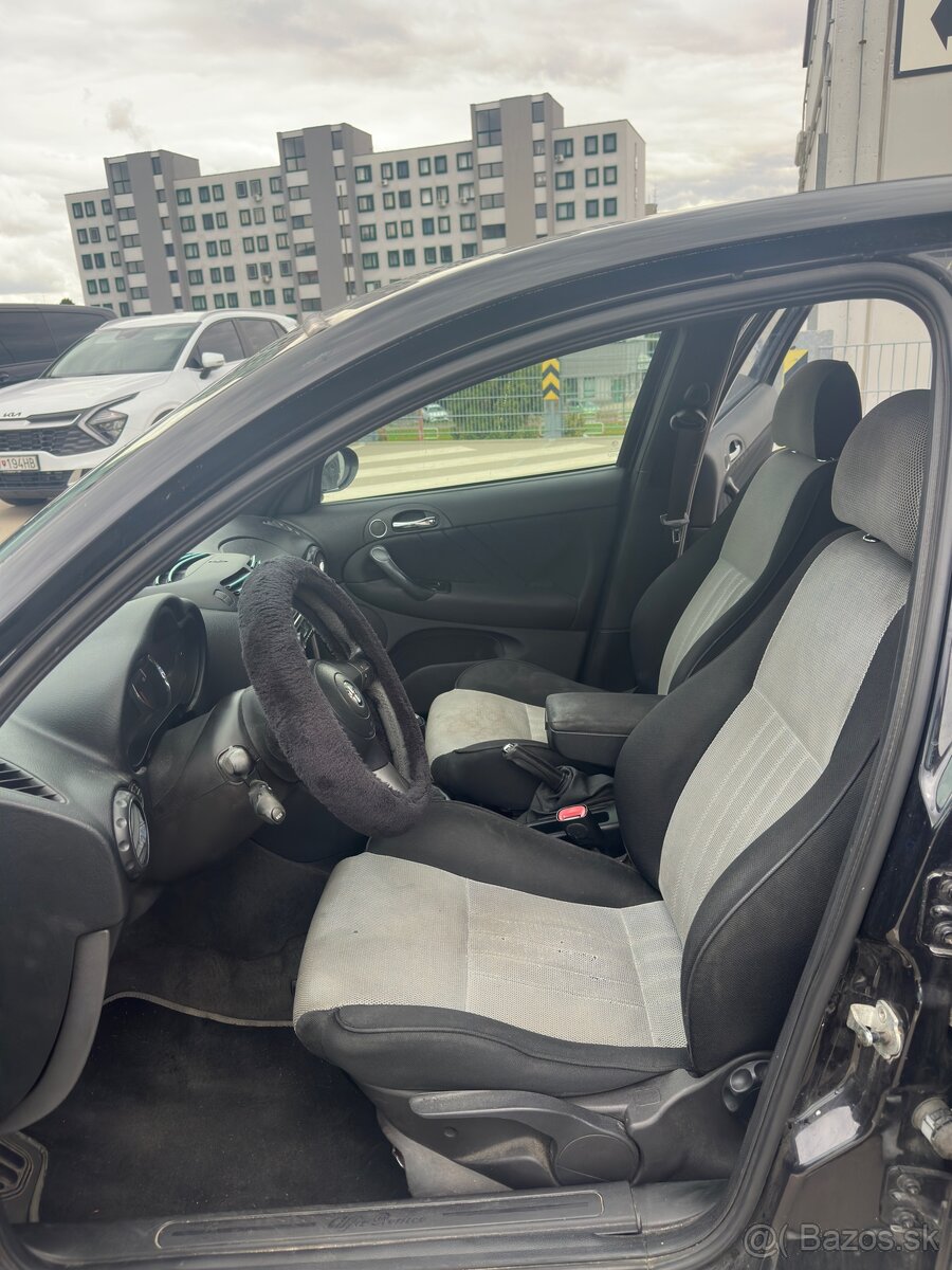 Alfa Romeo 147 1.9JTDM - 13