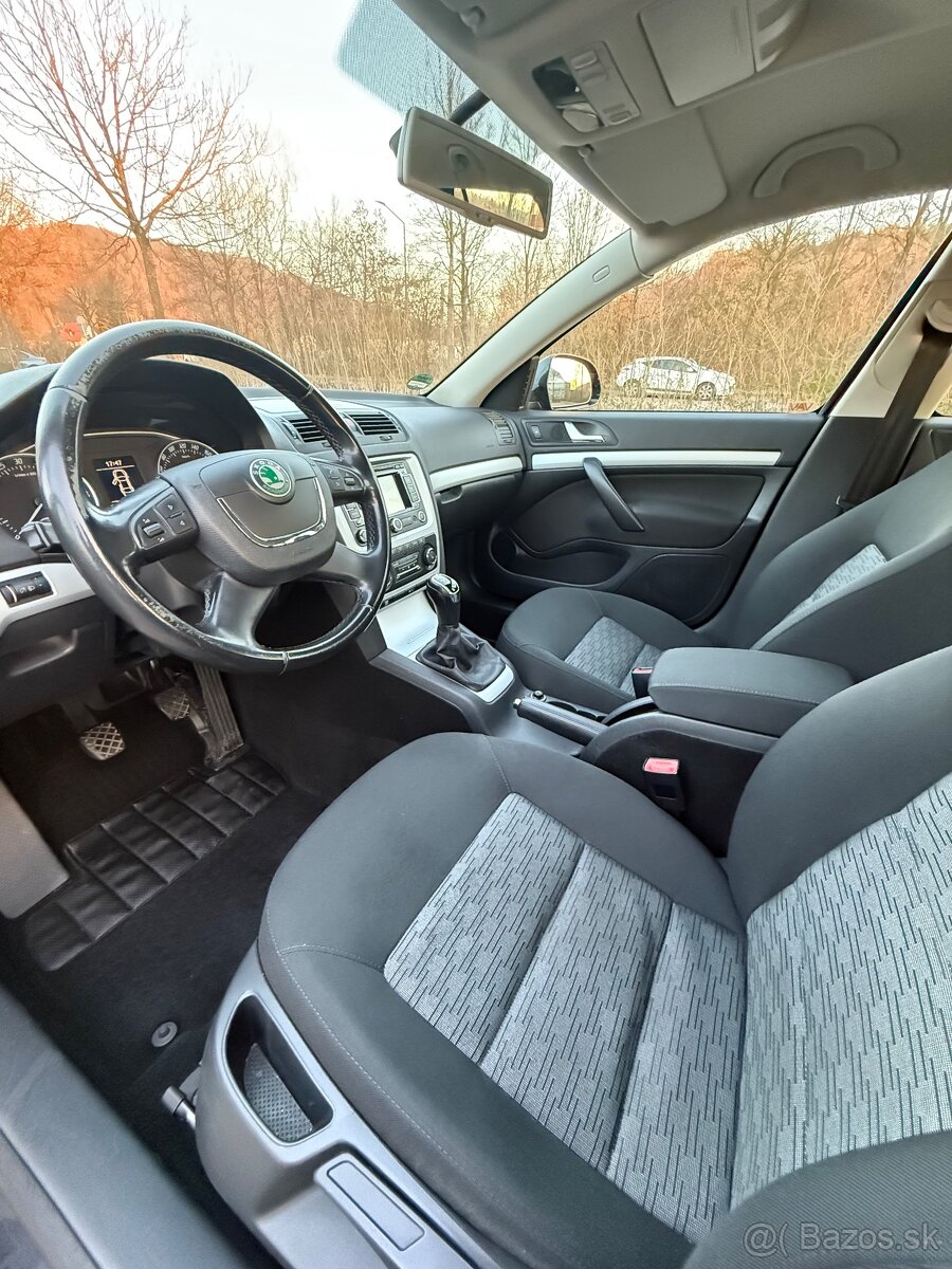 Skoda Oktavia Combi - 13