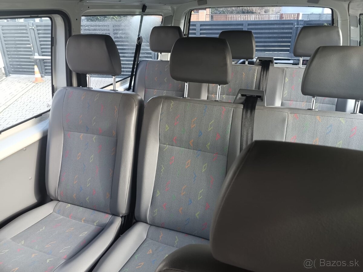 VOLKSWAGEN TRANSPORTER T5 - 9 miestny - 13