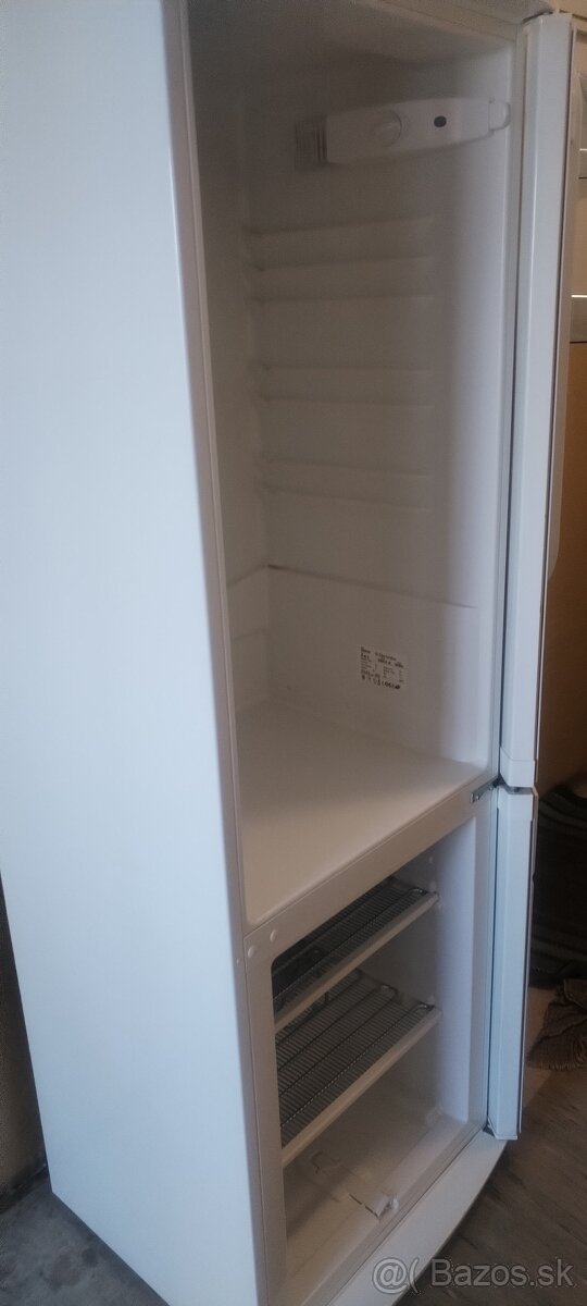 Predám chladničku s mrazničkou dolu - 13