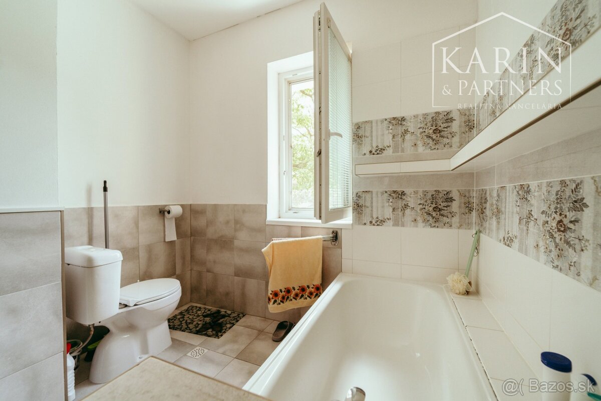 Vidiecky rodinný dom s krásnym pozemkom v Kuklove na Záhorí - 13