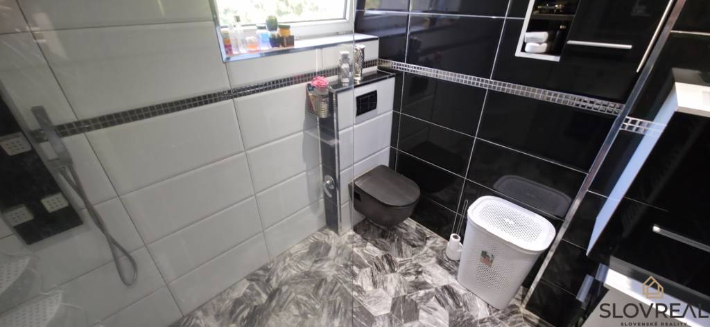 SLOVREAL - Predaj rodinného domu - v meste Handlová - 13