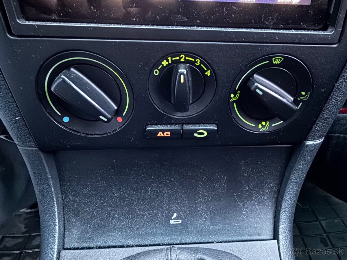 Škoda Octavia Combi - 13