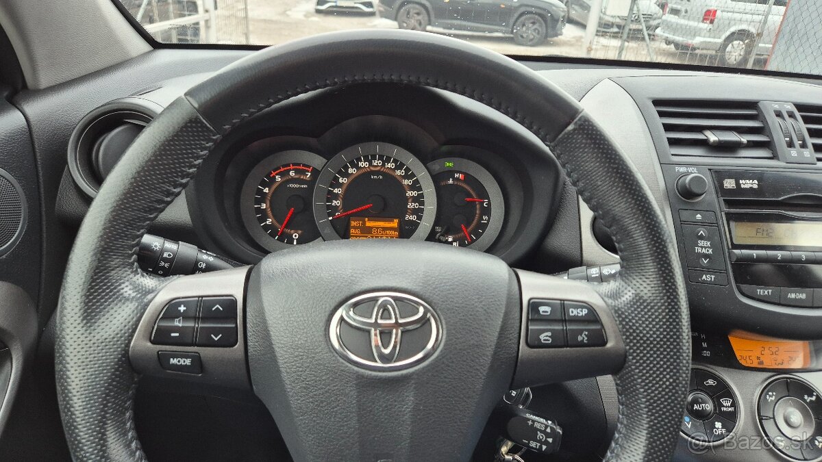 Toyota RAV4 2.2l D-4D 150 Lux - 13