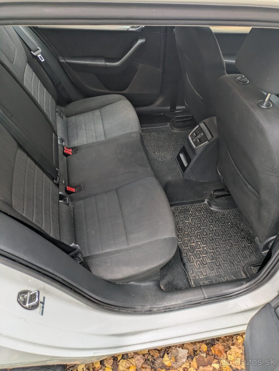 Škoda Octavia 3 kombi 2.0 TDI, 110 kW - 13