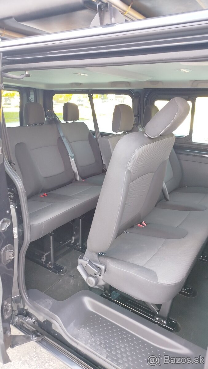 Prenájom 9 miestny Minibus - 13