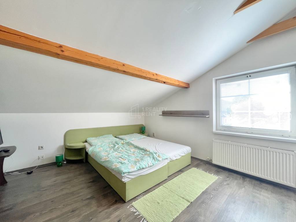 Na predaj penzión v centre KNM - 13