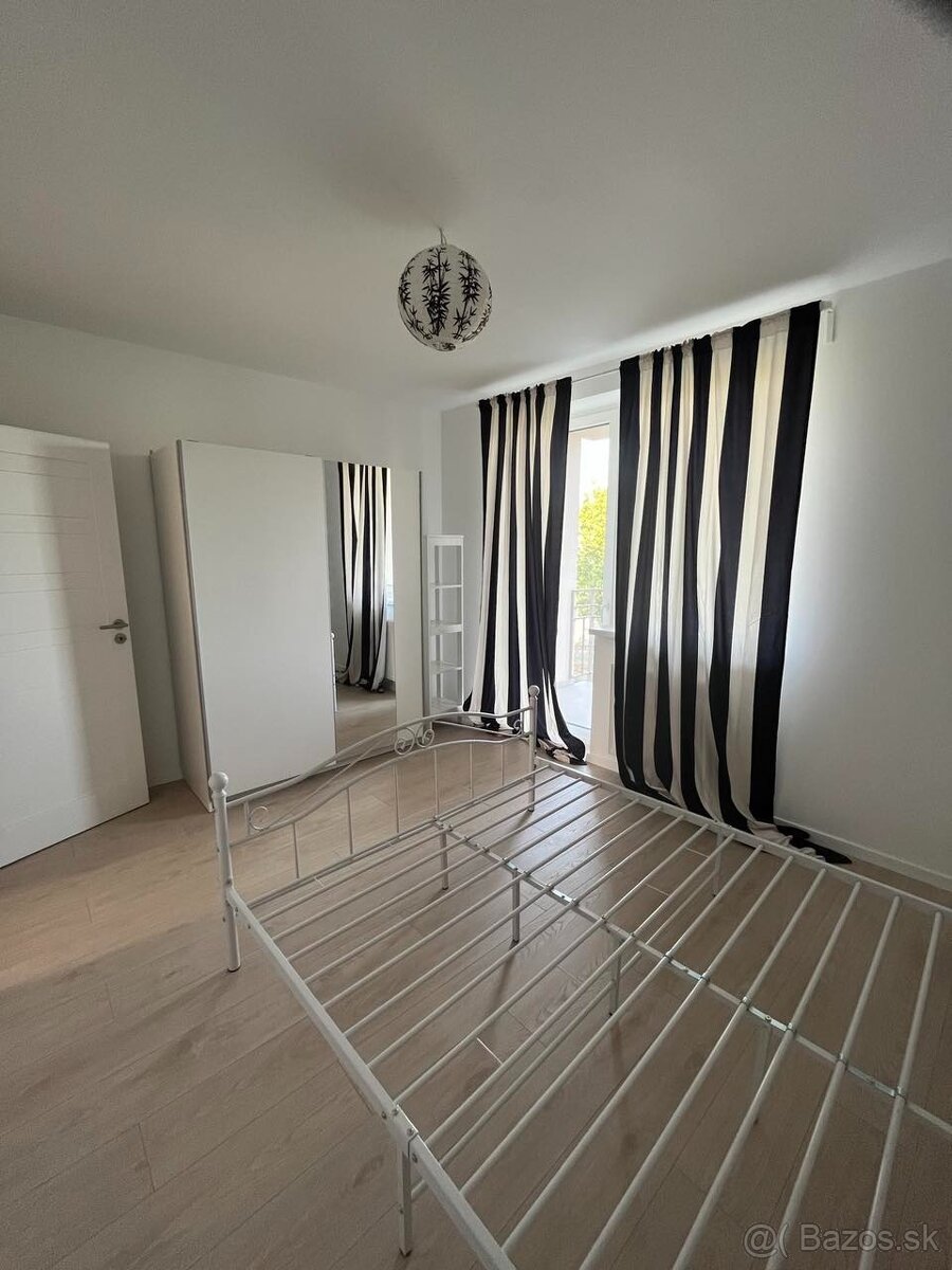 Na prenájom veľký svetlý 2i byt Trnava-Zavar + parking - 13