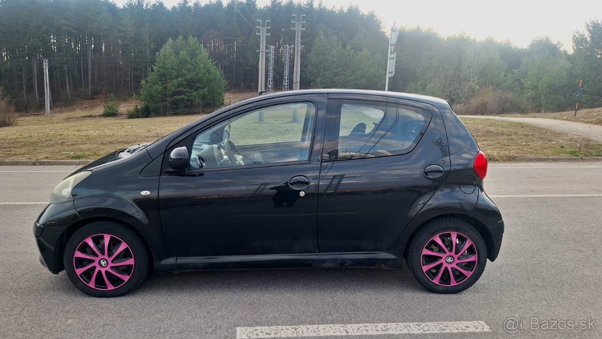 Toyota Aygo 1.0 benzín 2007 - 13