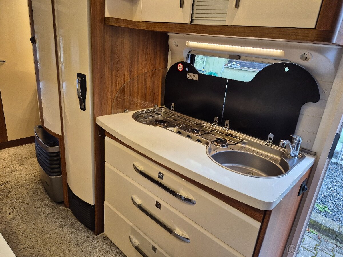 Obytný přívěs Hobby Excellent 560 KMFe - 13