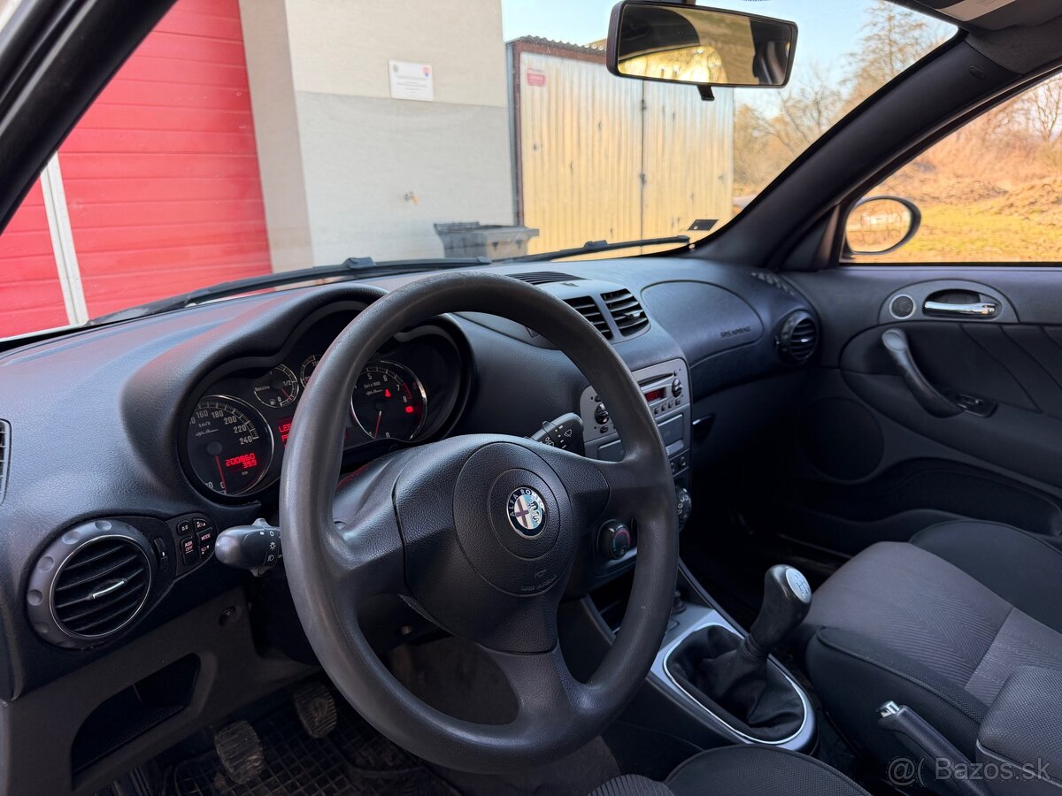 Alfa Romeo 147 1.6 - 13