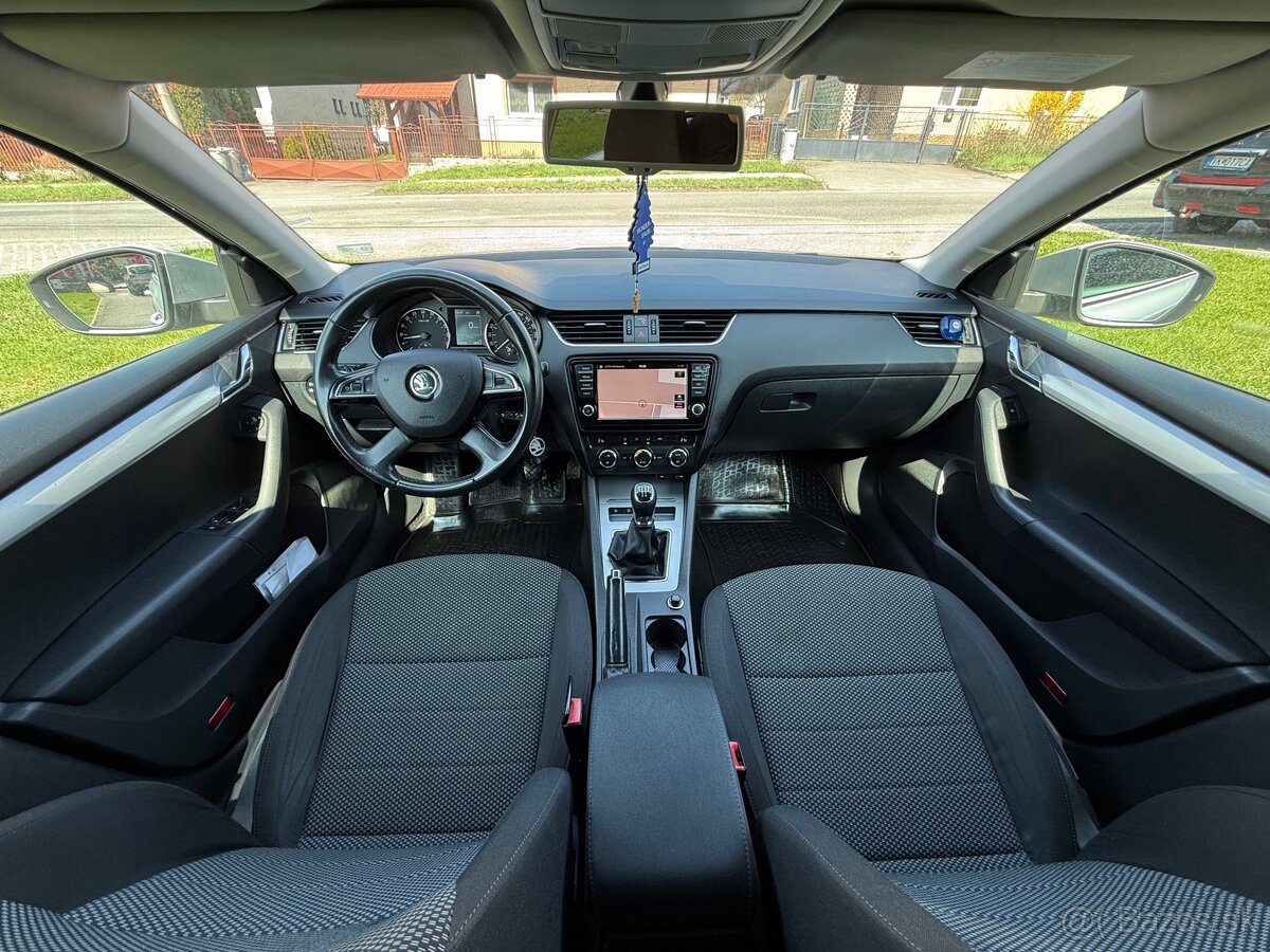 Škoda Octavia Combi 1.6 TDI Elegance - 13