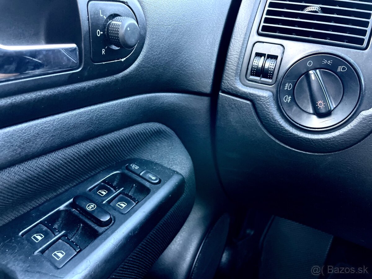VW Golf IV 2.3 VR5 AUTOMAT - 13