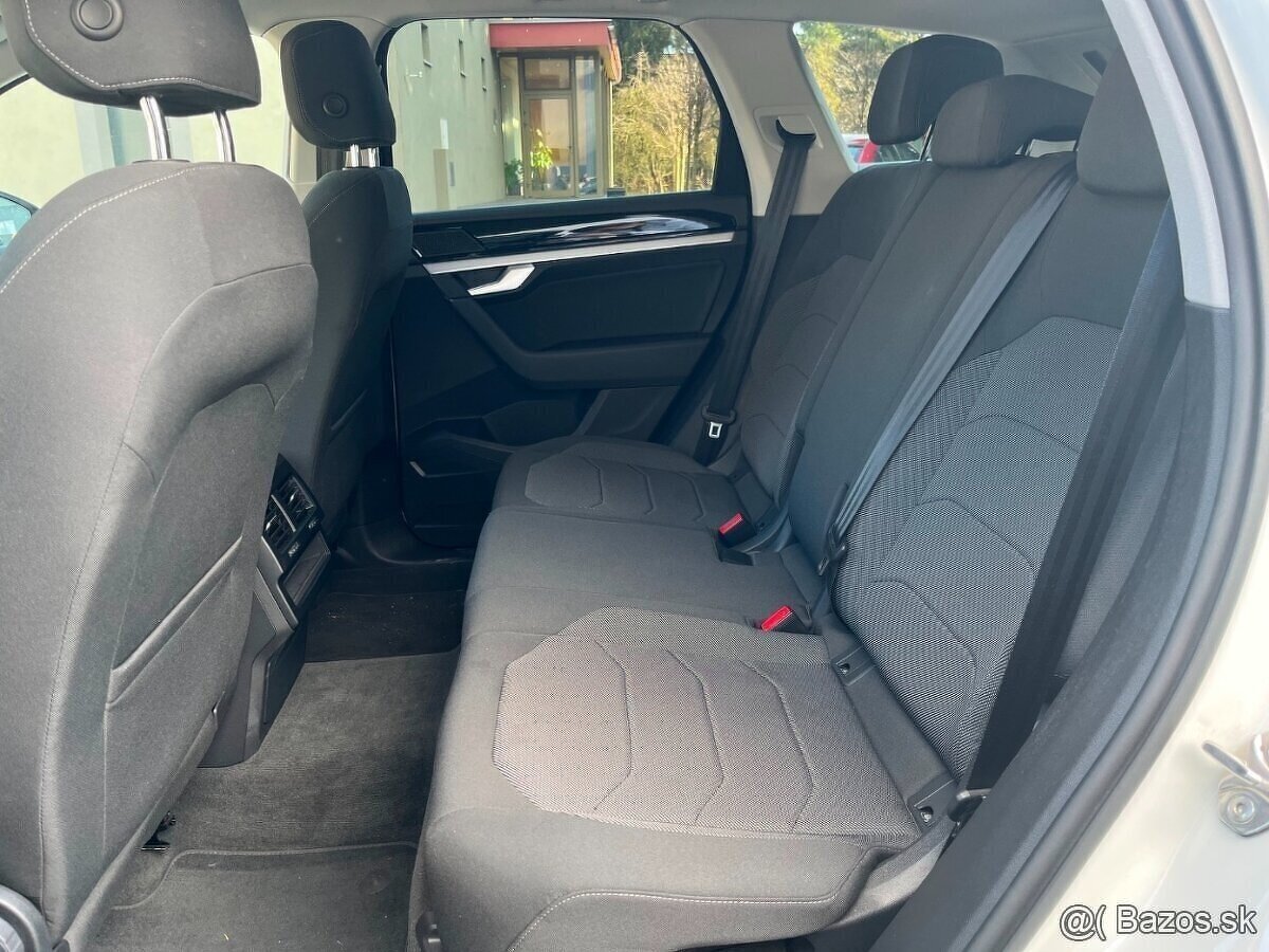 Volkswagen Touareg 3.0TDI - 13