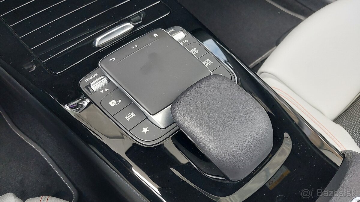 Mercedes-Benz A 180 sedan - 13