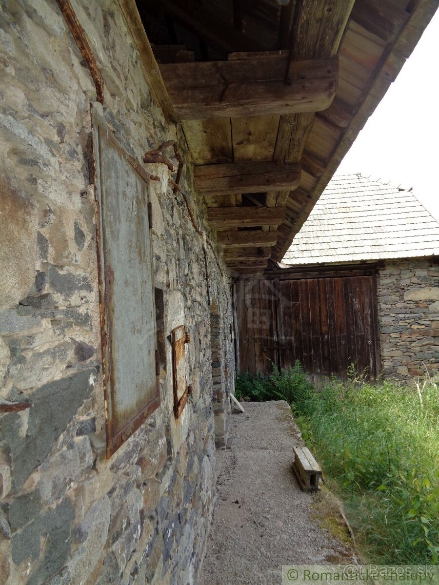 VÝRAZNE ZNÍŽENÁ CENA - Pôvodné gazdovstvo v peknom prostre - 13